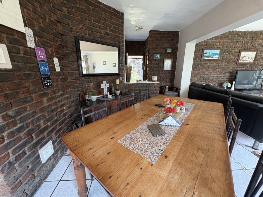 4 Bedroom Property for Sale in Beacon Bay Eastern Cape